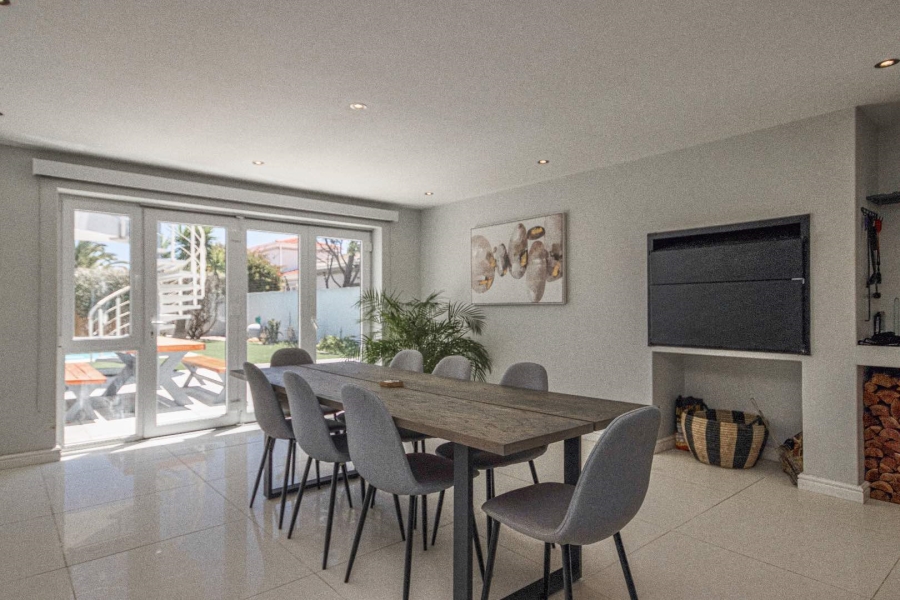 4 Bedroom Property for Sale in Sunset Beach Western Cape